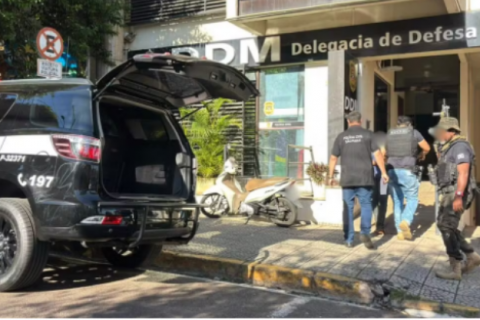 Suspeito de matar mulher encontrada com marcas no pescoço no interior de SP se escondia em canavial e acaba preso
